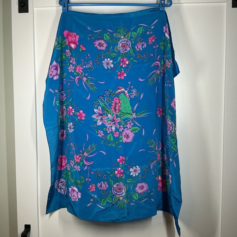 Vintage Floral Scarf Garden 31" X 31" Blue Colorful